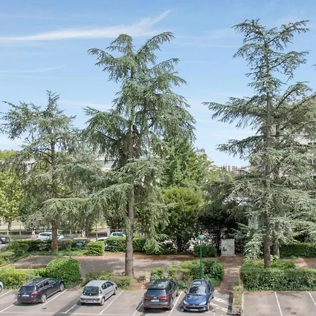 Апартаменты Grand Confort, Parking Вийёрбан